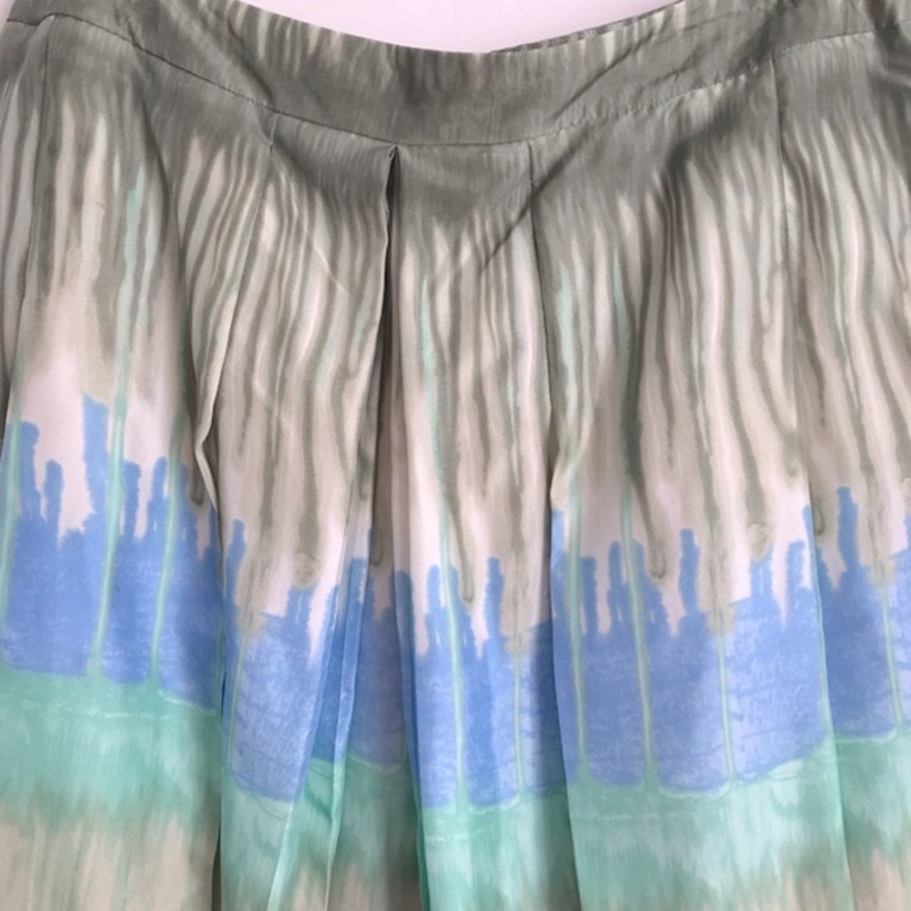100% Silk Bandolino Women’s 12 Multi blue green drip dye pleated full skirt EUC - Picture 3 of 10